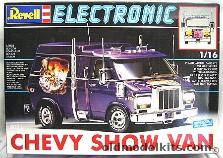 Revell 1/16 Electronic Chevy Show Van with Lighting Headlights - Flashing Signals and Sound, 8033 plastic model kit